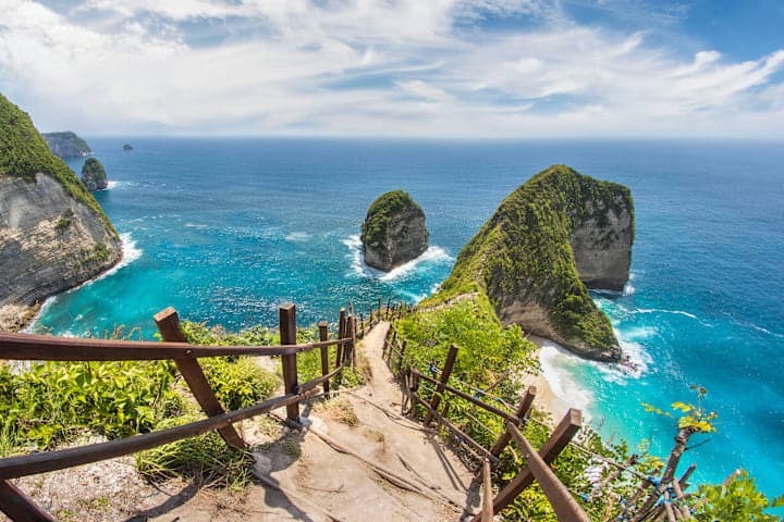 Full-day trip to Nusa Penida and transfer to Canggu thumbnail